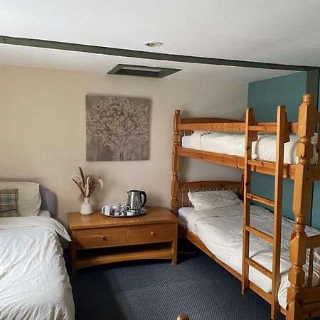 Loch Ness Backpackers Lodge Drumnadrochit Esterno foto