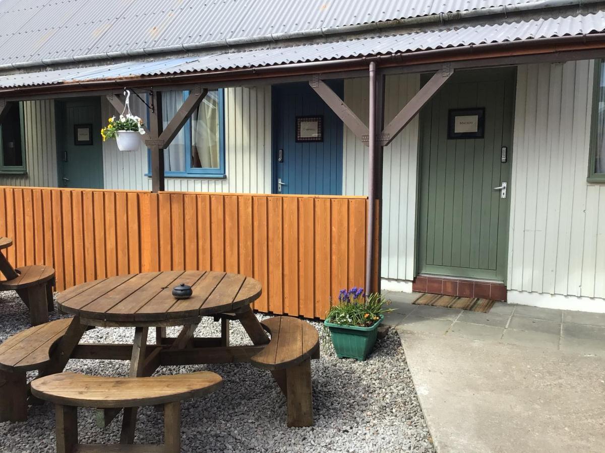 Loch Ness Backpackers Lodge Drumnadrochit Esterno foto