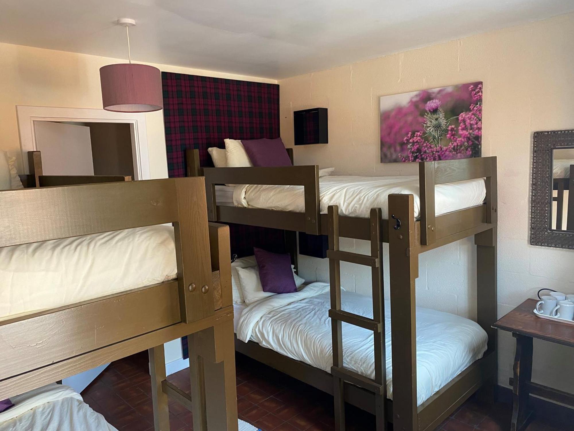 Loch Ness Backpackers Lodge Drumnadrochit Esterno foto