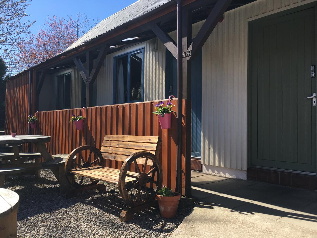 Loch Ness Backpackers Lodge Drumnadrochit Esterno foto