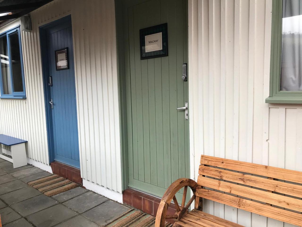 Loch Ness Backpackers Lodge Drumnadrochit Esterno foto